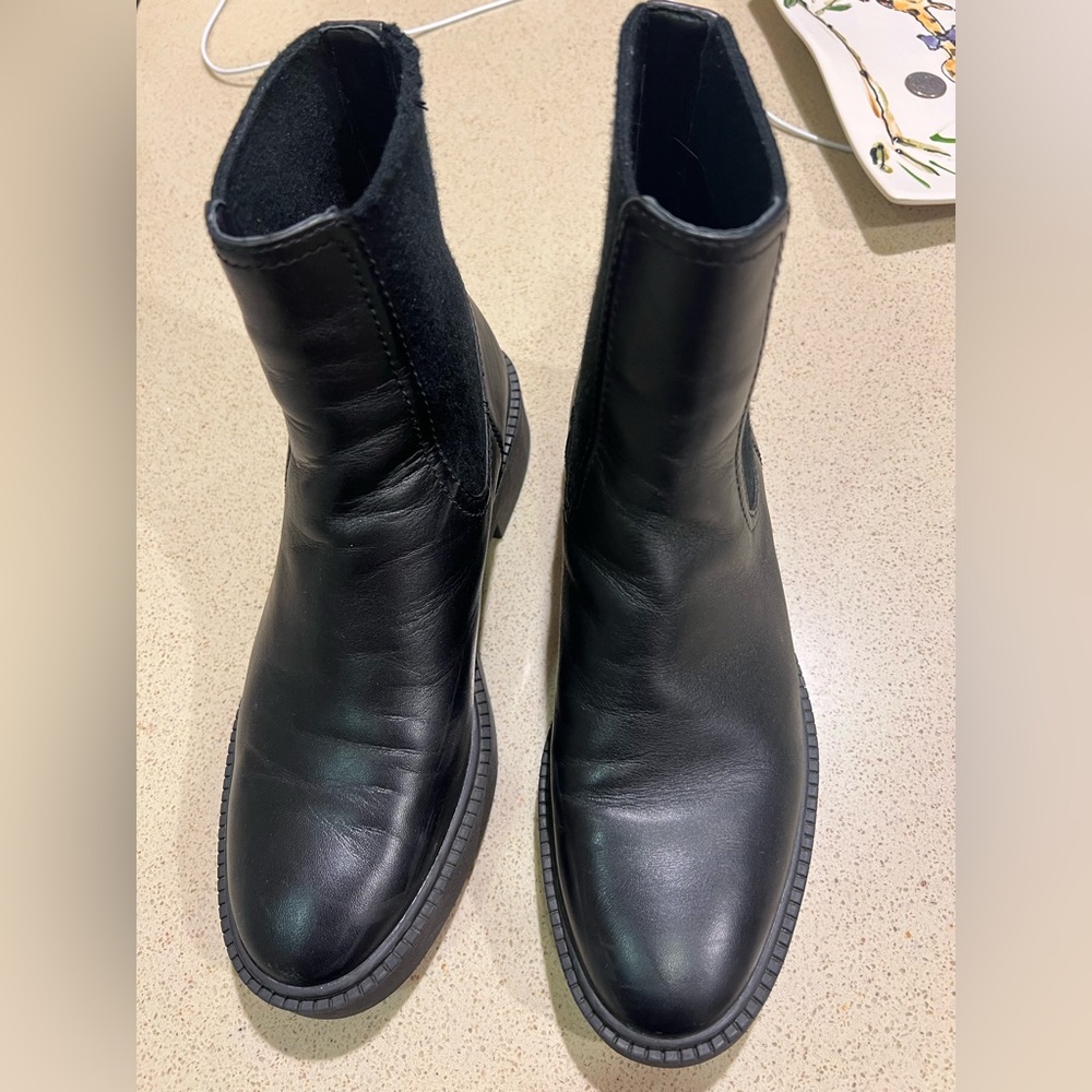 Vince black bootie